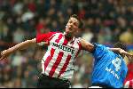 Eindhoven 28 april 2002
psv-sparta 3-0
Jan Vennegoor of Hesselink in duel metMichel Langerak