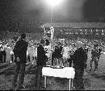 Stuttgart 25 Mei 1988
Erik Gerets met de Europa cup 1.
Eddy Dubbelboer staat naast Wim Kieft.