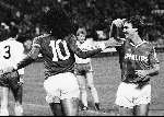 PSV-Haarlem kompetitie seizoen 1986/1987
Een lachende Rene v d Gijp heeft gescoord hier samen op de foto met Ruud Gullit