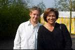 Kaatsheuvel 21 april 2002
50 jarig bestaan van de efteling en premiere show Hans Klok.
Tineke Verburg met zoontje