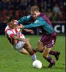 Eindhoven, 19 december 1998
PSV-Willem II, eindstand 1-0
Tomek Iwan wordt weggeduwd door Jukka Koskinen.