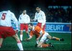 Dennis Bergkamp spelend voor het Nederlands elftal