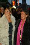 Amsterdam 8 april 2003
Premiere Johnny English met Rowan Atkinson
Do zangeres met moeder