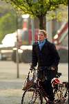 Den Haag 24 april 2003
emily bremers op fiets