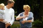 Hilversum 8 juni 2002
Esther Duller met baby en man en dochter