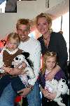 Amersfoort 12 april 2003
Premiere de ijsbeer in amersfoort
esther duller met gezin