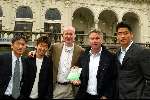 Amsterdam 11 april 2003
Presentatie boek Jan Roelfs in filmtheater
guus hiddink 
Lee en Park