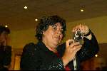 Bussum 25 april 2003
hanneke groenteman met fotocamera
