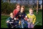 Hans v Breukelen met zijn drie kinderen 1989