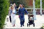Amsterdam 27 april 2003

Jasper Krabbe met vrouw en baby


Peter Smulders bv