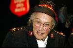 Baarn 23 april 2003
koningin beatrix op bezoek bij bejaarden met 
Majoor Boszhard