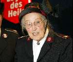 Baarn 23 april 2003
koningin beatrix op bezoek bij bejaarden met 
Majoor Boszhard