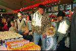 Amersfoort 12 april 2003
Premiere de ijsbeer in amersfoort
marco borsato met luca