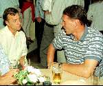 Johan Cruyff in gesprek met Marco v Basten 1999