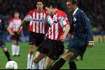 Eindhoven 31 maart 2001
PSV- fc Twente 2-1
Mark v Bommel in duel met Grujic