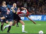 Eindhoven 31 maart 2001
PSV- fc Twente 2-1
Ruud v Nistelrooy in duel met Sjaak Polak