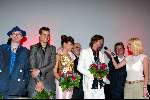 Amsterdam 16 april 2003
premiere van god los
angela schijf met egbert jan weeber en bridget maasland