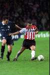 Eindhoven 31 maart 2001
PSV- fc Twente 2-1
Wilfred Bouma in duel met Jan Vennegoor of Hesselink