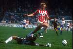 Wim kieft passeert Joop hiele