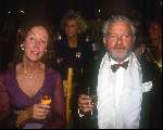 Abraham Moszkowicz met een glaasje champagne
1995