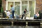 Vinkeveen 16 april 2004
Andre Hazes met Rachel Andre en Roxanne vissen in Vinkeveen.