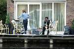 Vinkeveen 16 april 2004
Andre Hazes met Rachel Andre en Roxanne vissen in Vinkeveen.