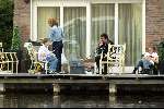 Vinkeveen 16 april 2004
Andre Hazes met Rachel Andre en Roxanne vissen in Vinkeveen.