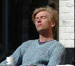 Amsterdam 16 april 2004
Antonie Kamerling geniet van het zonnetje