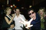 Amsterdam 1 april 2004
Feestje Patty Brard  in de zebra lounge.
Seth Kamphuus met Barry Hay