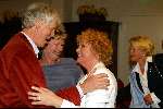 Soestduinen 26 april 2003
connie vink krijgt koninklijke onderscheiding
martine Bijl en berend boudewijn