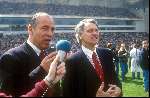 Voorzitter Jacques Ruts en Bobby Robson bij afscheid 1991/1992