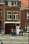 Venlo 28 April 2004
De gehele dag fans bij het huis van Boris Idols