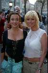 Amsterdam 16 april 2003
premiere van god los.
katja schuurman met bridget maasland