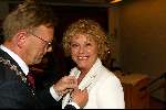 Soestduinen 26 april 2003
connie vink krijgt koninklijke onderscheiding