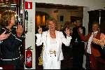 Soestduinen 26 april 2003
connie vink krijgt koninklijke onderscheiding
martine Bijl en berend boudewijn