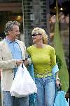 Amsterdam 17 april 2004
Connie Breukhoven en Hans Breukhoven op Cornelis Schuytstraat .