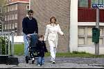 Amsterdam 4 april 2004
Reinout Oerlemans met Danielle Overgaag en zoontje Thijmen en dochtertje Fiene