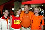 Amsterdam 19 april 2004
Premiere in Oranje in de Amsterdam Arena.
Erik v Muiswinkel met kinderen