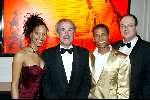 Scheveningen 4 april 2004
Premiere Lion King in Kurhaus.
Frans Weisglas met cast Lion King