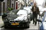 Amsterdam 2 april 2004
Gordon en Christine Kroonenberg op pc hooftstraat in bmw cabrio 645