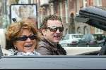Amsterdam 2 april 2004
Gordon en Christine Kroonenberg op pc hooftstraat in bmw 645 CI Cabrio