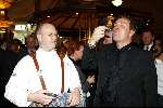 Amsterdam 19 april 2004
Presentatie cd voor Unicef in Hotel Americain.
Gordon oesters etend