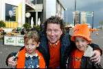 Amsterdam 19 april 2004
Premiere in Oranje in de Amsterdam Arena.
Henkjan Smits met fans