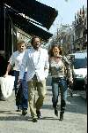 Amsterdam 15 april 2004
Herman Heinsbroek met vrouw Judith op PC Hooftstraat