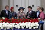 Warffum 30 april 2004
Koninginnedag 2004 in Warffum (Groningen)
Prins Willem Alexander Maxima Koningin Beatrix Pieter v Vollenhoven Prinses Marriet en Jacques Wallage