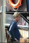 Amsterdam 12 april 2004
Jeroen Pauw en Daphne Bunskoek op woonboot.