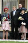 Groningen 30 april 2004
Koninginnedag 2004 in Warffum (Groningen)
Koningin Beatrix en Prinses Maxima en Prins Willem Alexander