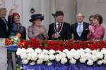 Warffum 30 april 2004
Koninginnedag 2004 in Warffum (Groningen)
Prins Willem Alexander Maxima Koningin Beatrix Pieter v Vollenhoven Prinses Marriet en Jacques Wallage
