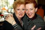 Amsterdam 19 april 2004
Presentatie cd voor Unicef in Hotel Americain.
Loes Luca met moeder
