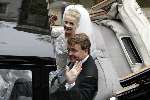 Delft 24 april 2004
Trouwen Prins Friso en Mabel Wisse Smit in stadhuis Delft.
in Rolls Royce